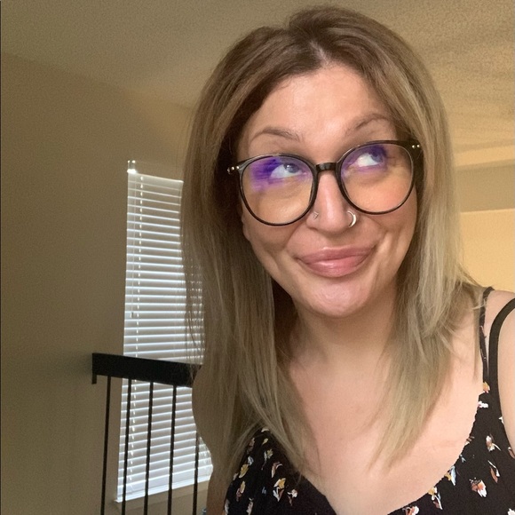 Meet your Posher - Picture 5 of 5